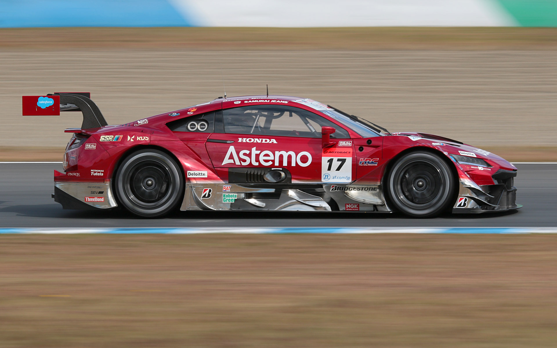 予選10位に終わり、決勝レースは苦戦が強いられそうな17号車Astemo NSX-GT（塚越広大/松下信治、BS）