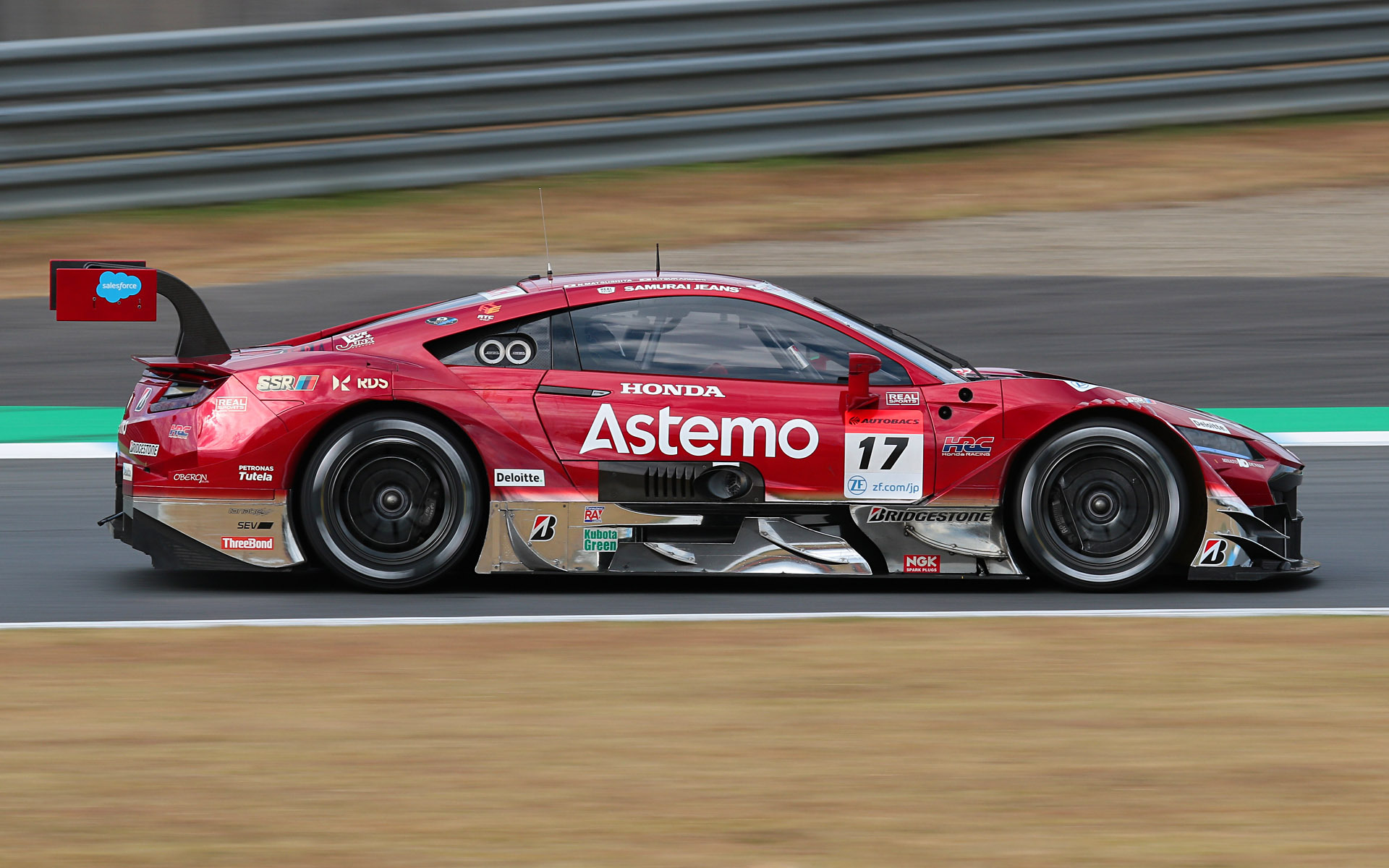 4ポイント差から逆転を狙う17号車Astemo NSX-GT（塚越広大/松下信治、BS）