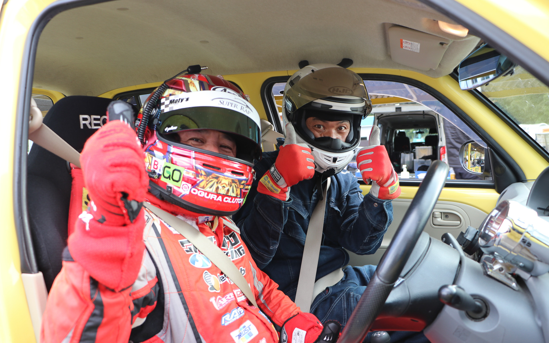 愛車の助手席に乗ってプロドライバーの走りを体験できる同乗走行はイベントの人気コンテンツの1つ。毎回希望者多数のため抽選となっている