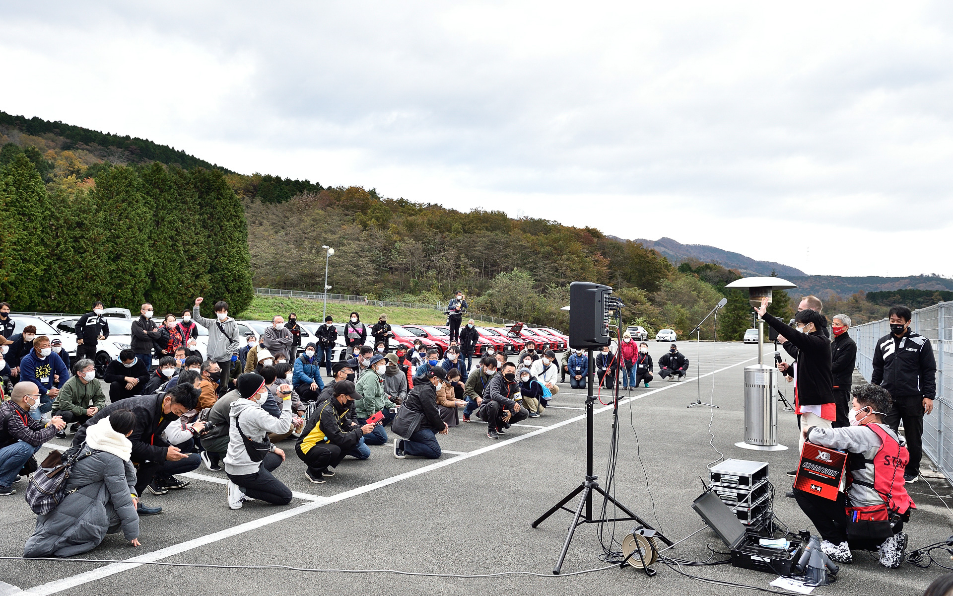 グランドスタンド近くにGRヤリスも集まり、TOYOTA GAZOO Racing World Rally Teamの代表を務めるヤリ-マティ・ラトバラ氏も参加