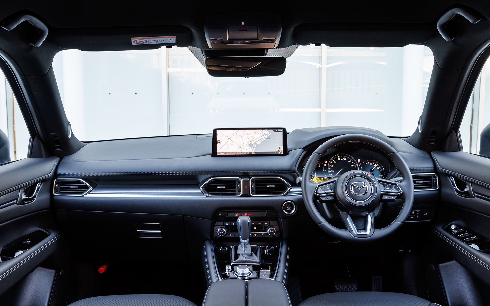 ブラックの内装色。このほかピュアホワイトも設定されている