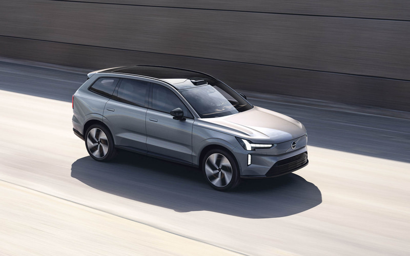 ボルボ、7人乗り新型EV「EX90」世界初公開 まずは517PS/910Nmのツイン
