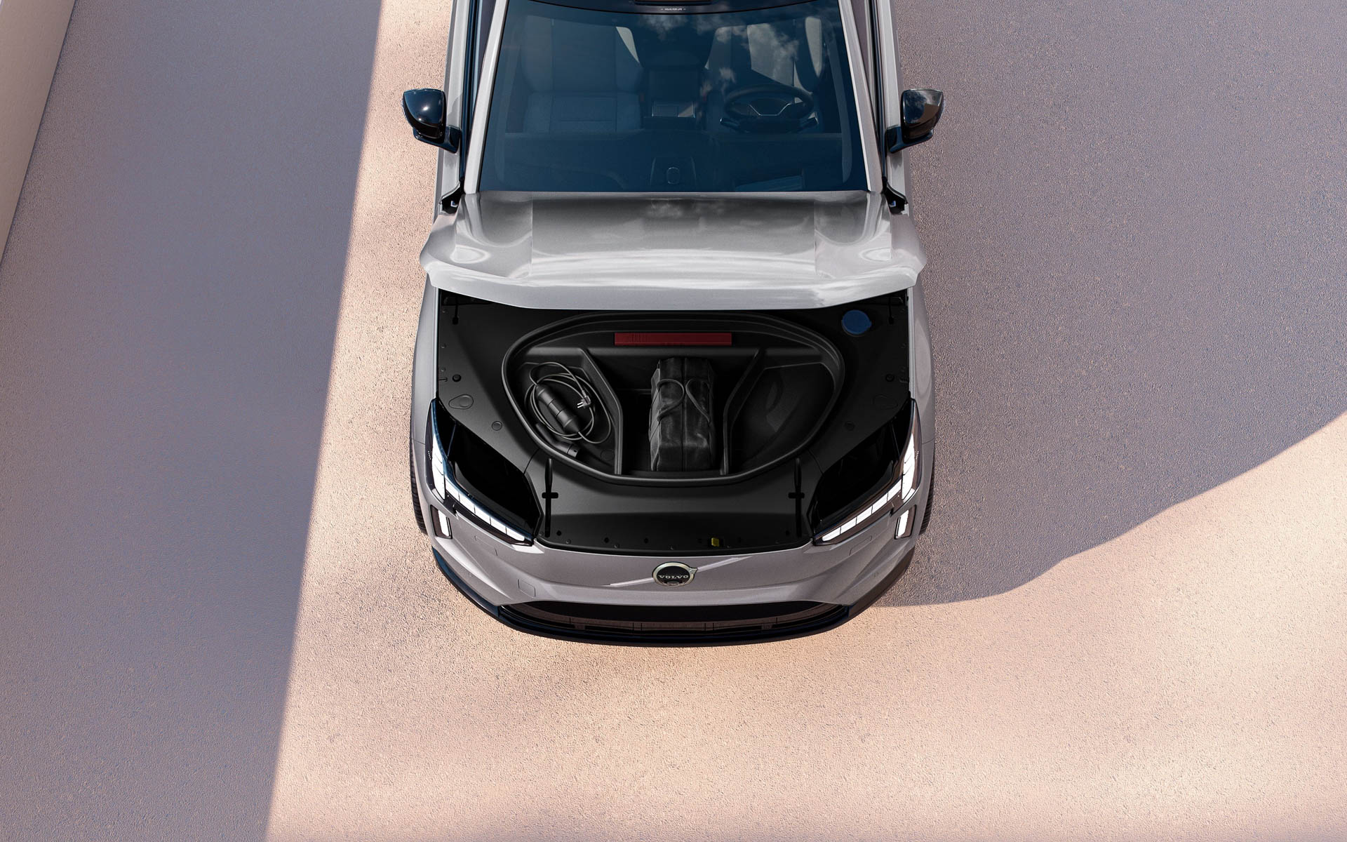 1回の充電で最大600kmのEV走行ができ、30分以内に10％から80％まで充電可能