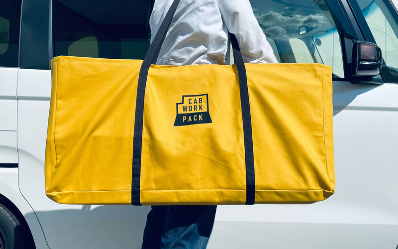 ホンダアクセス、車内で使える「カーテレワークデスク」 2段構造で簡単