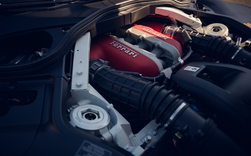 フェラーリ、「プロサングエ」日本初披露 725CV＆716NmのV12エンジンを