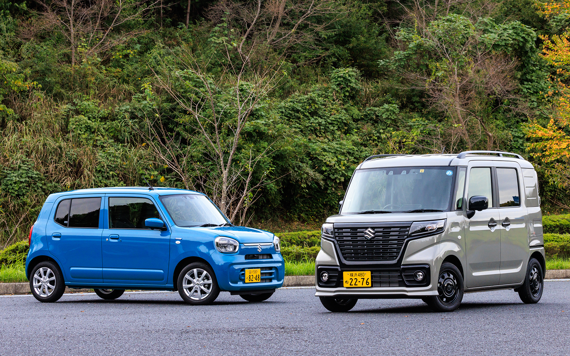 スズキ「アルト」（左）と、「スペーシア ベース」（右）