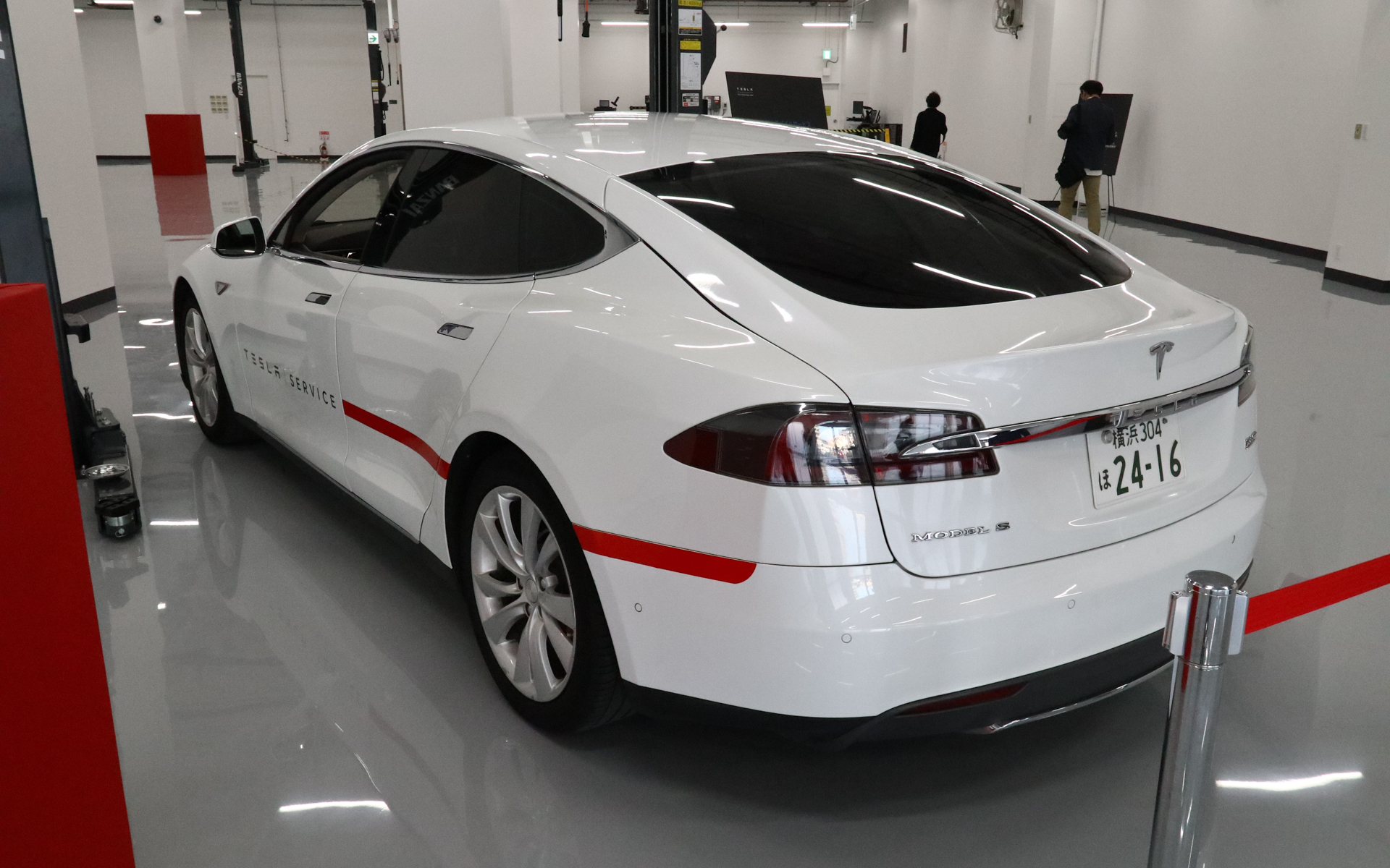 モバイルサービスで使うツールを満載したサービスカー