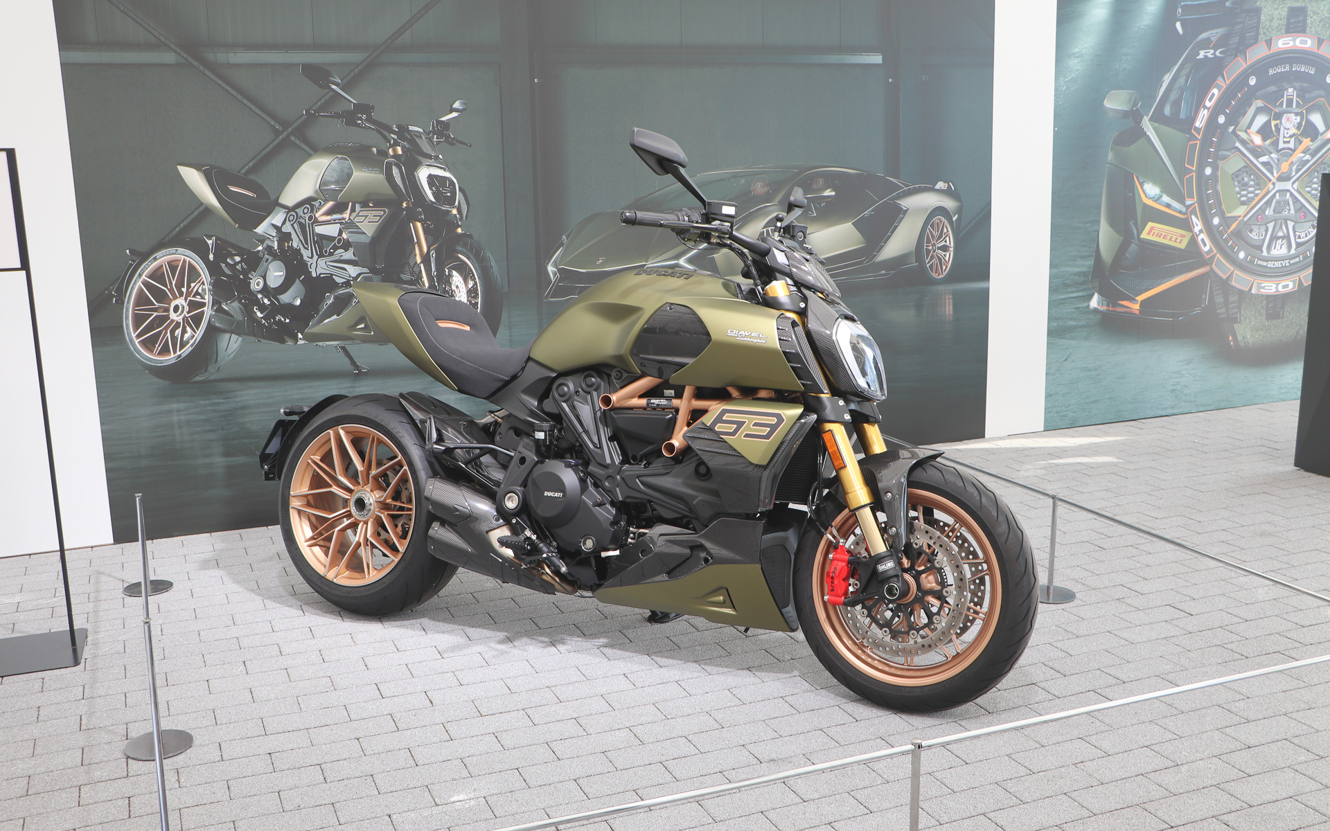 ドゥカティとコラボしたバイク
