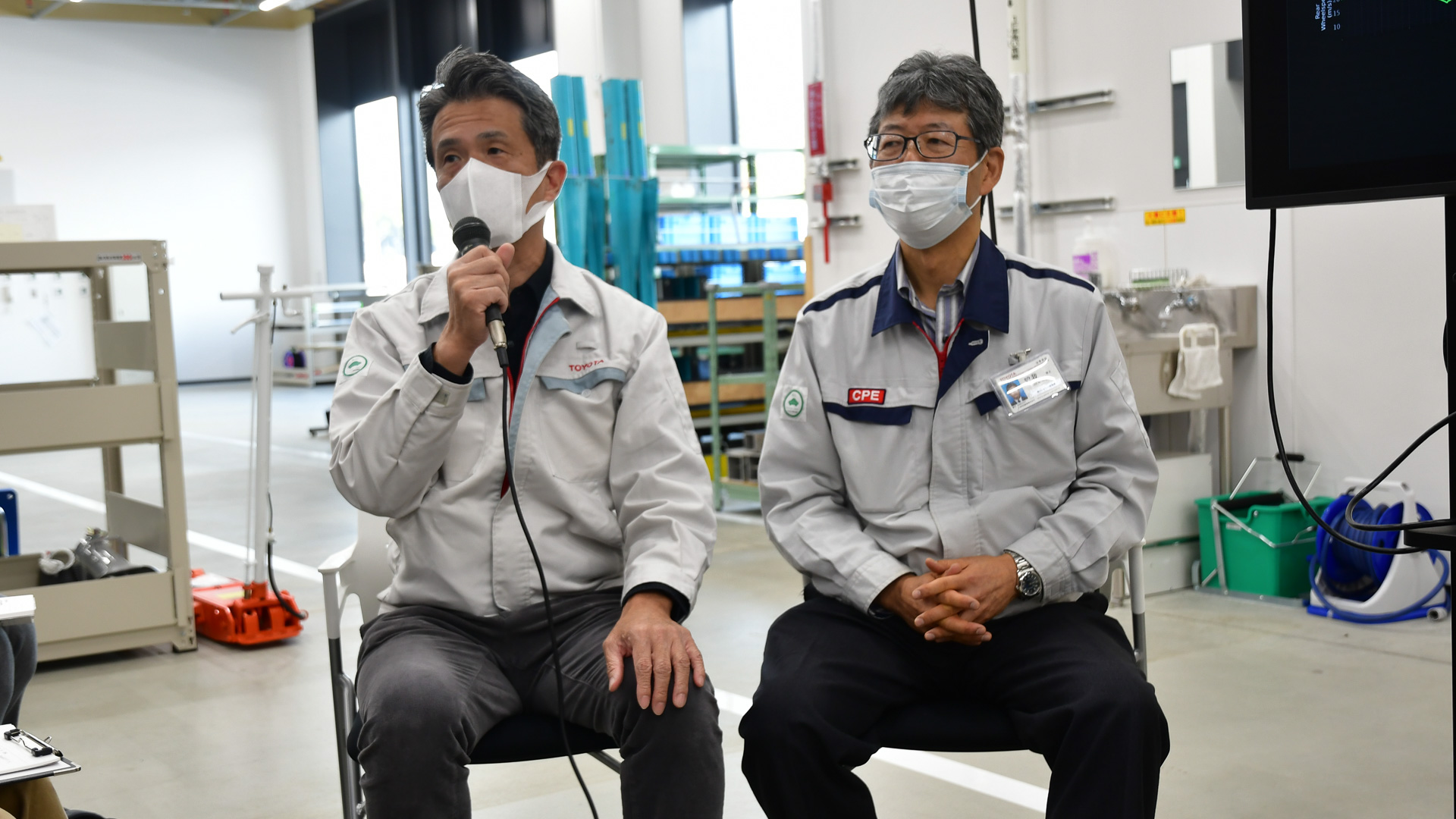 トヨタ自動車 コネクティッドカンパニー Autono-MaaS 自動運転 担当（Chief Project Leader）鯉渕健氏（左）と、第2シャーシー開発部 チーフプロフェッショナル エンジニア 曽我雅之氏（右）