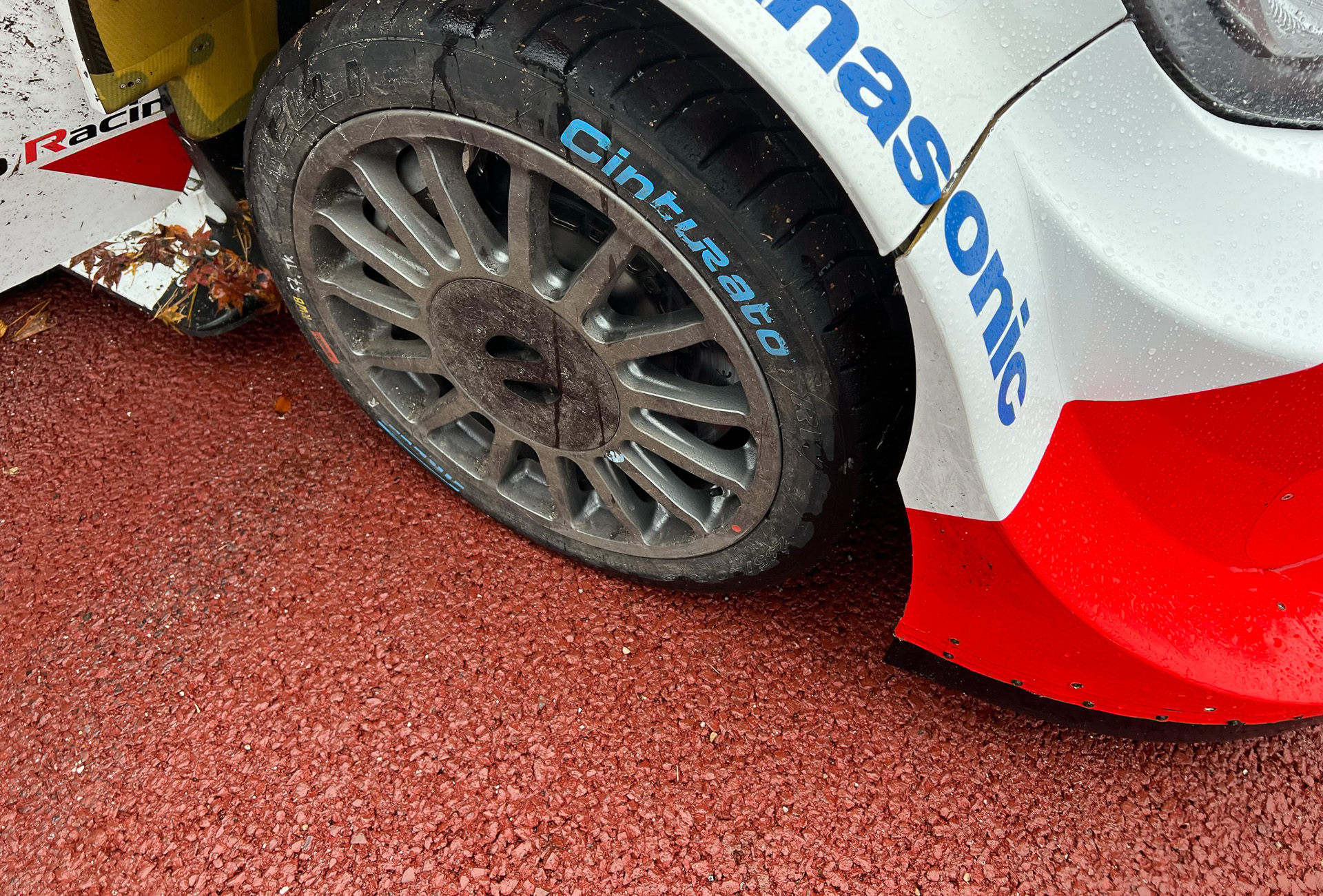 勝田選手は、レインタイヤを右前に1本使用。これが3位獲得の原動力となったのか？