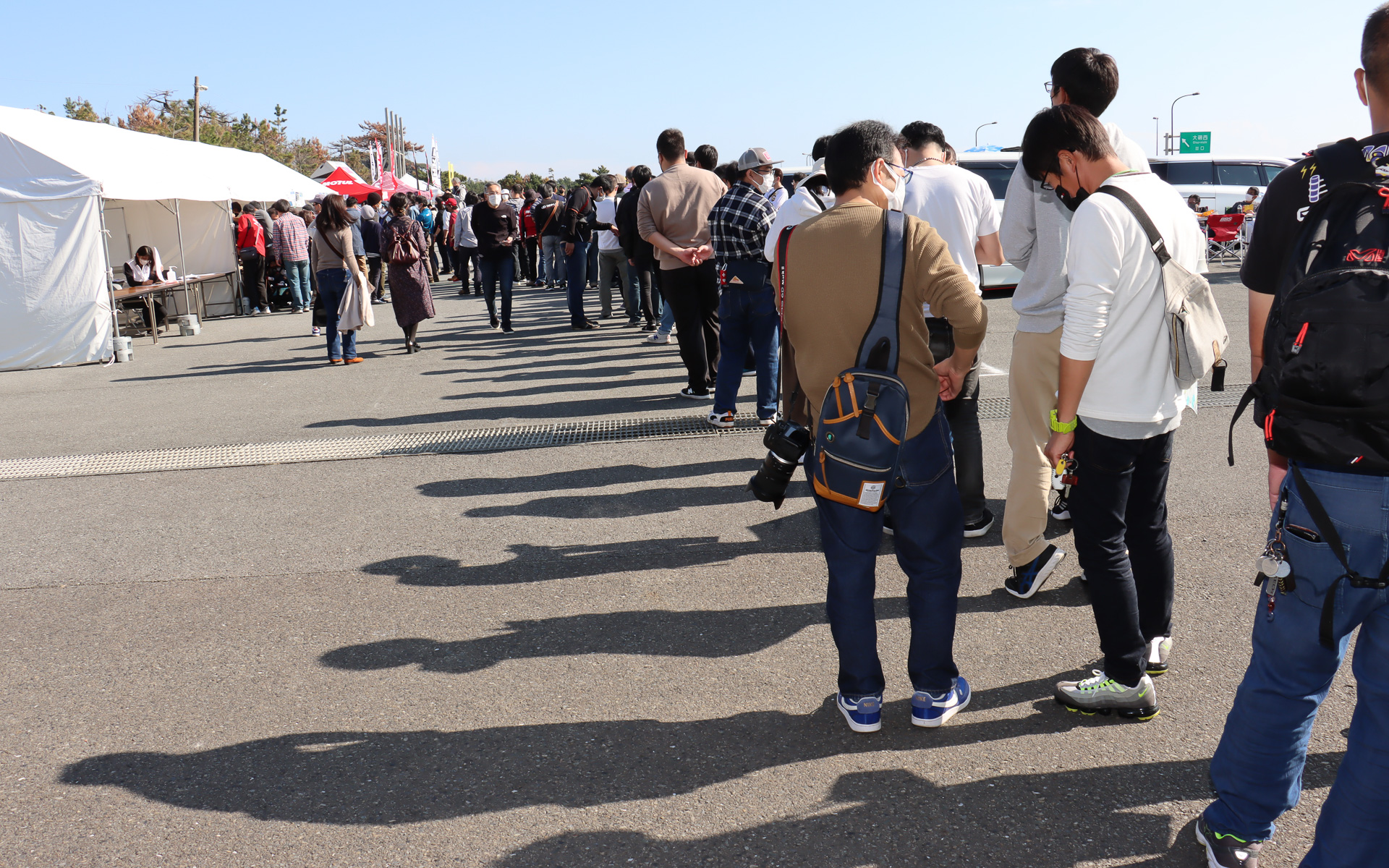 オーテックのブースは各種純正用品を限定大特価で販売したことで、開会直後から長打の列ができた。人気を集めていたのはオーテックロゴの入ったKTC製ツールセット（1万円）。販売数の少ないものから次々と売り切れていった