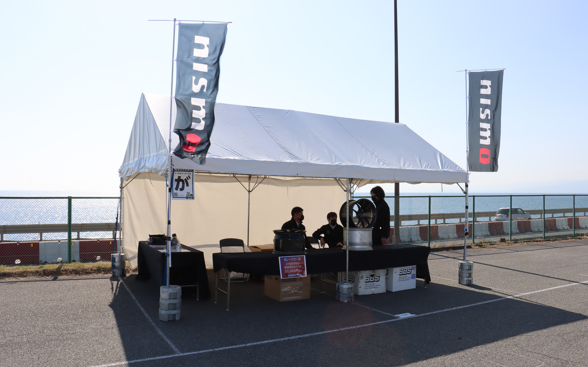 NISMOブースでも製品の展示販売を実施