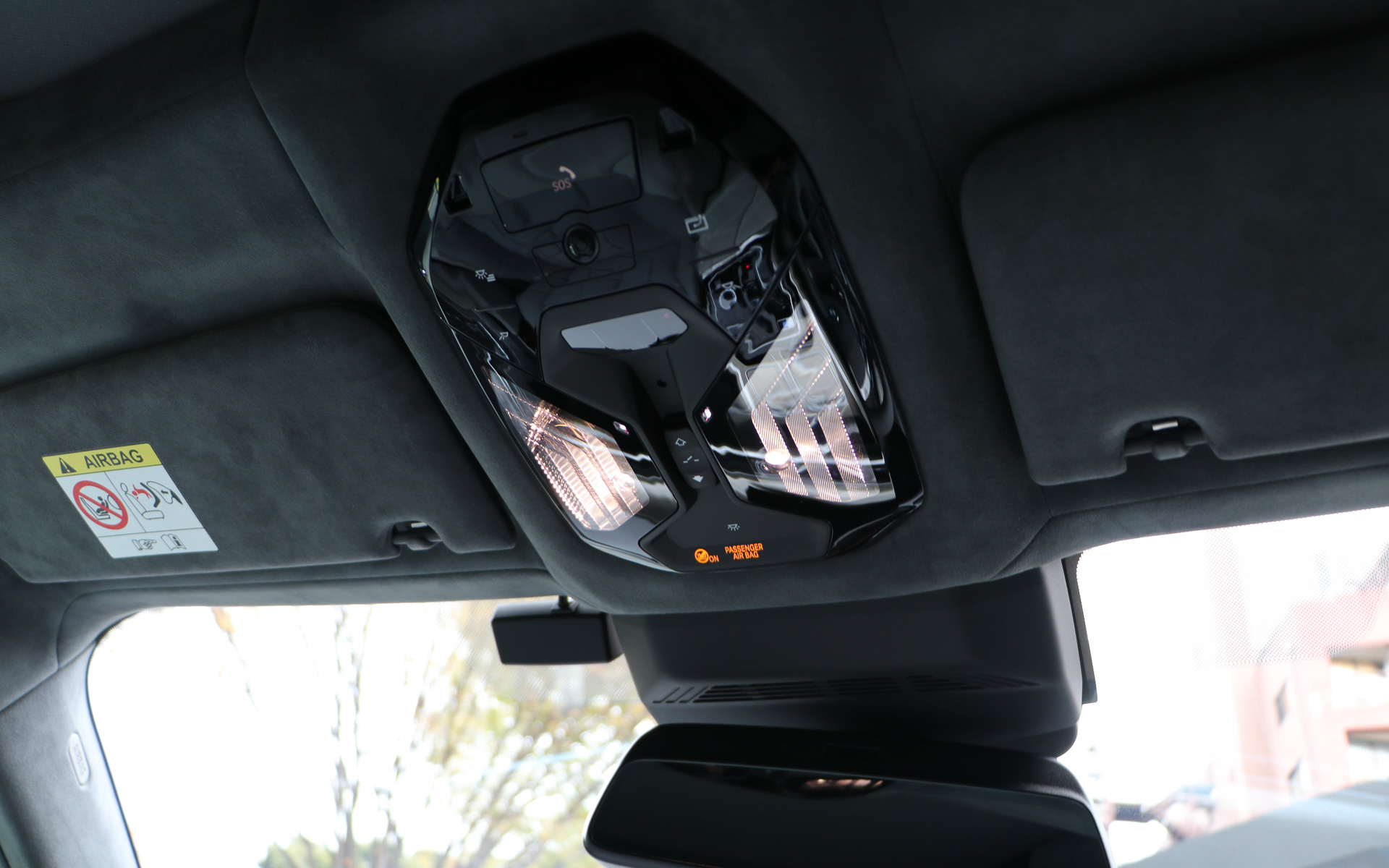 天井のライト＆スイッチ類