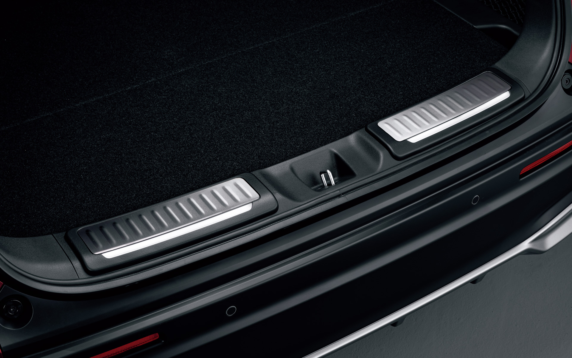 リアパネルライニングカバーイルミネーション（シーケンシャル点灯タイプ）/2枚セット（2万7500円