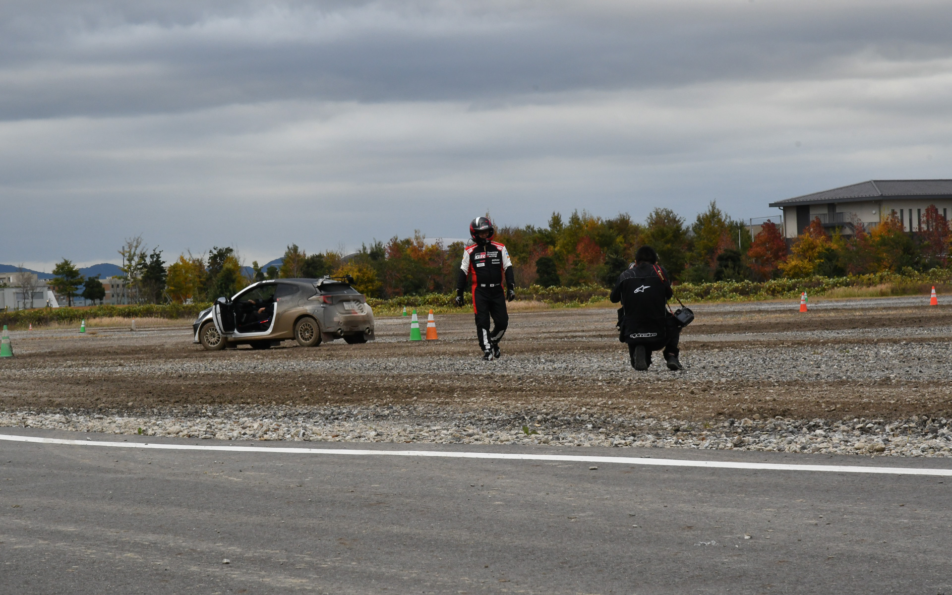 よいタイムでスタートできたが、途中でトラブルに。WRCドライバーの踏力の強さでクラッチペダルが曲がってしまったようだ