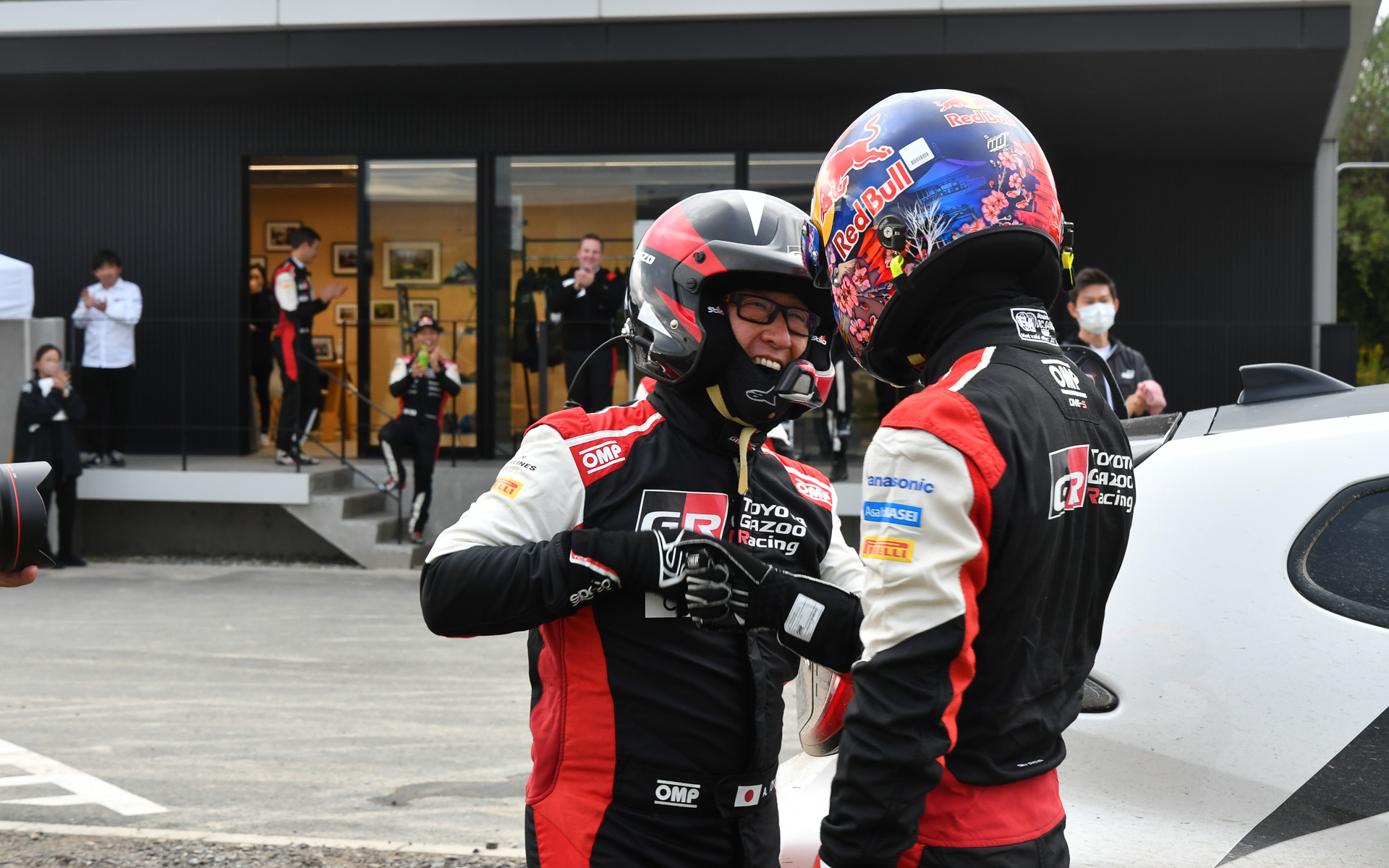 ロバンペラ選手からモリゾウ選手へ。とても楽しそうだ