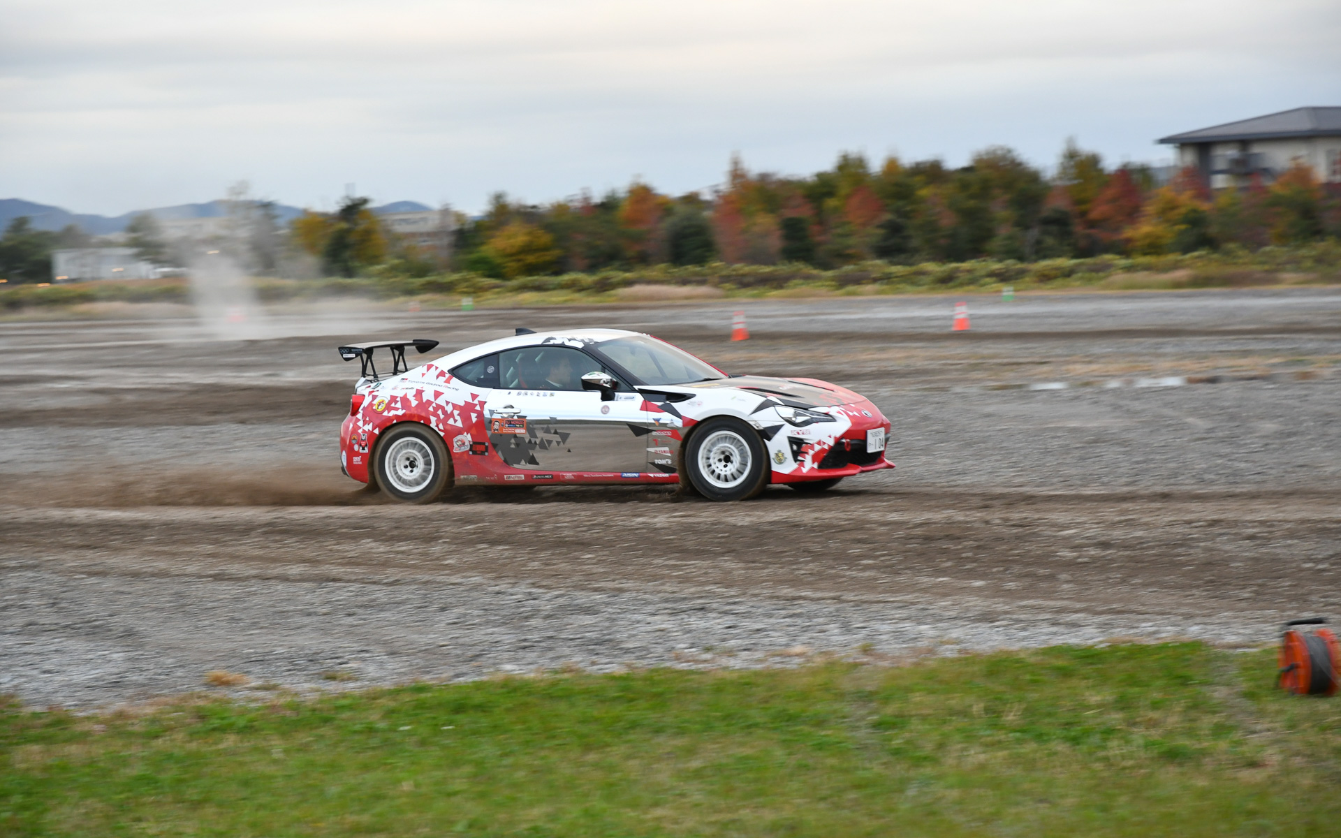 モリゾウ1号車も投入。クルマメーカーの底力を感じる場面