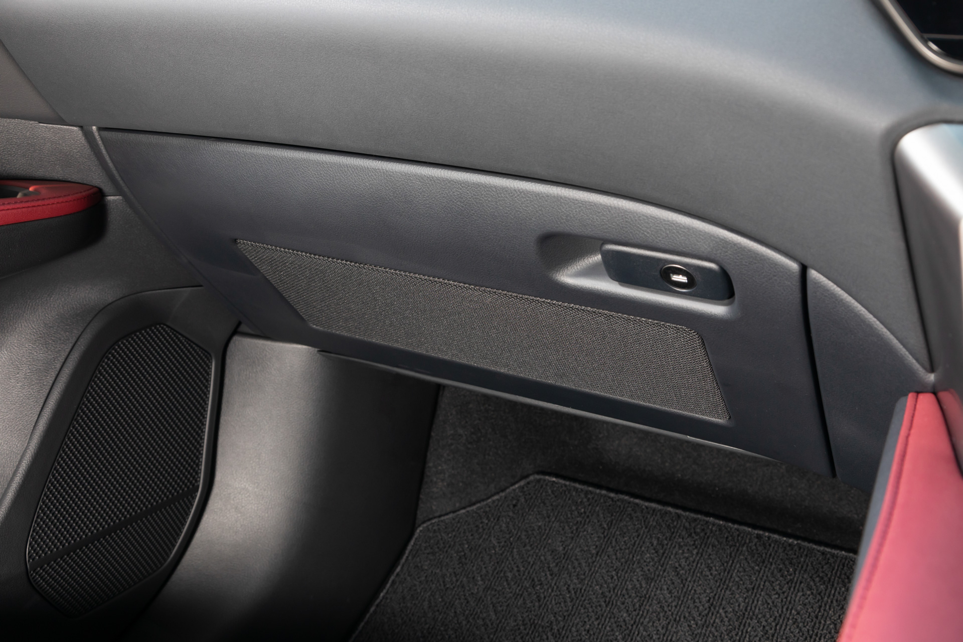 輻射ヒーター(助手席)