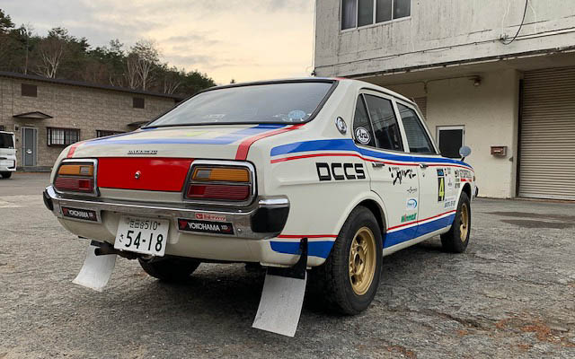 シャルマンのバックショット。今見るとシャルマンは特に車高が高く、当時でも一世代前のラリー車作りだったと思う