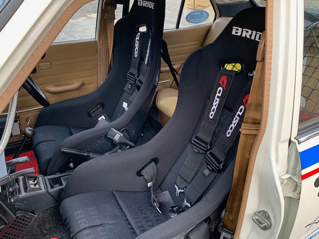 ブリッドのバケットシートは快適そのもの。当時のナビ席はノーマルシートで、いつも田口が腰が痛いと嘆いていたのを思い出す