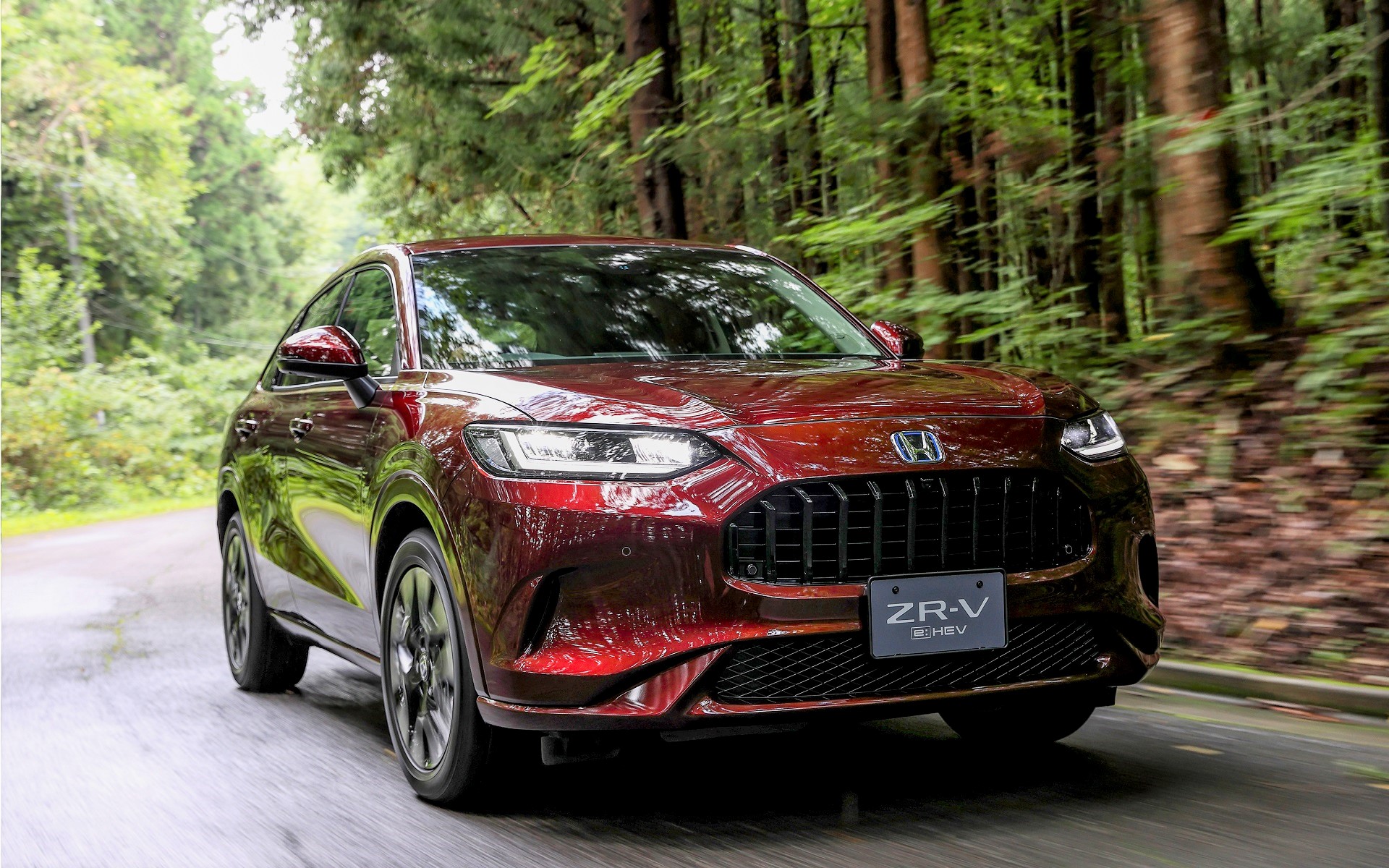 横浜ゴムは新型SUV「ZR-V」の新車装着用タイヤとして「ADVAN dB V552」の納入を開始した