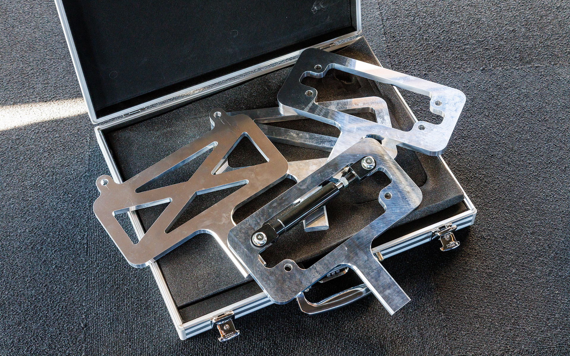 アルミニウム製のサンプルも