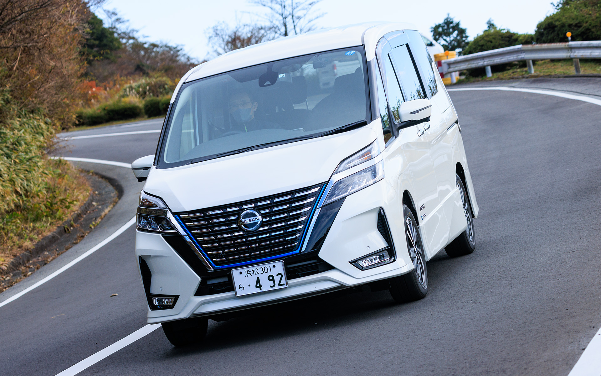 日産「セレナ」のパフォーマンスダンパー装着車