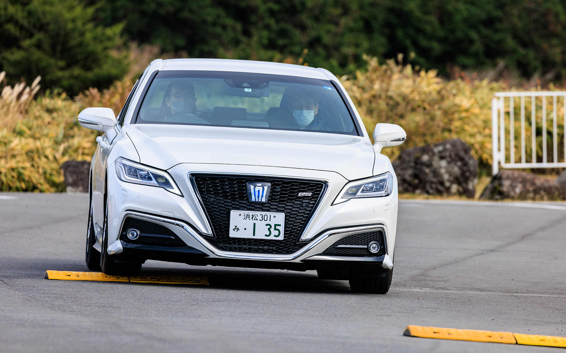 波状路のような場所での収まりのよさも、セレナと同じく振動がマイルドになっていた