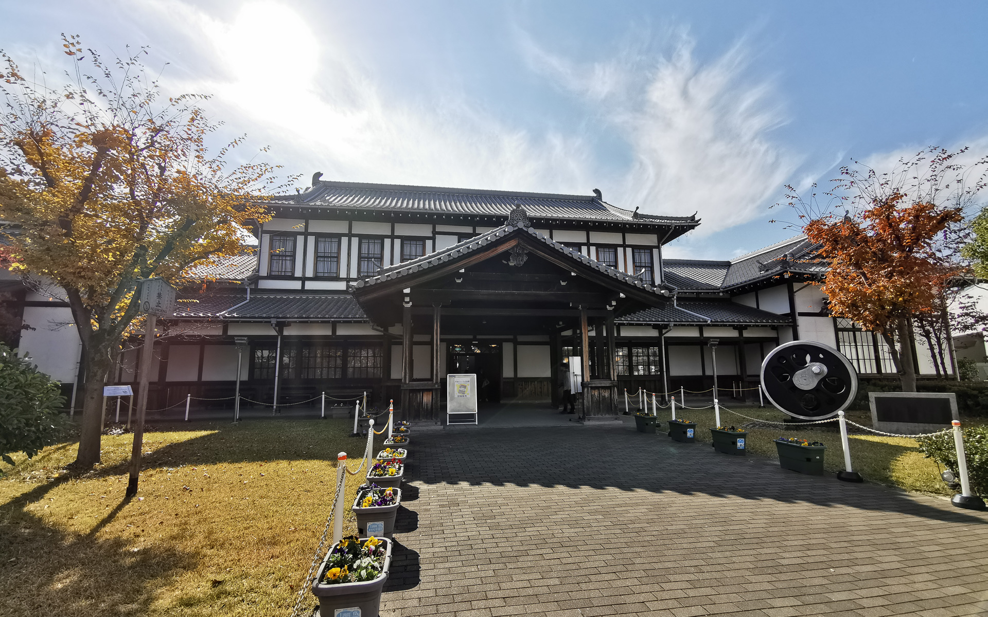 博物館の出口は過去に実際に使われていた「二条駅舎」が利用されていて、中ではお土産も売っている