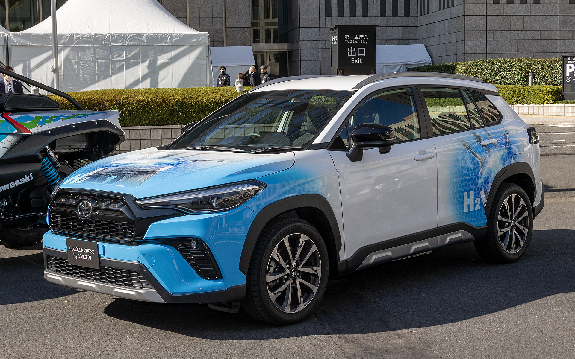 そのほかのZEVデモ走行の模様。こちらはトヨタ「カローラクロス H2 CONCEPT」