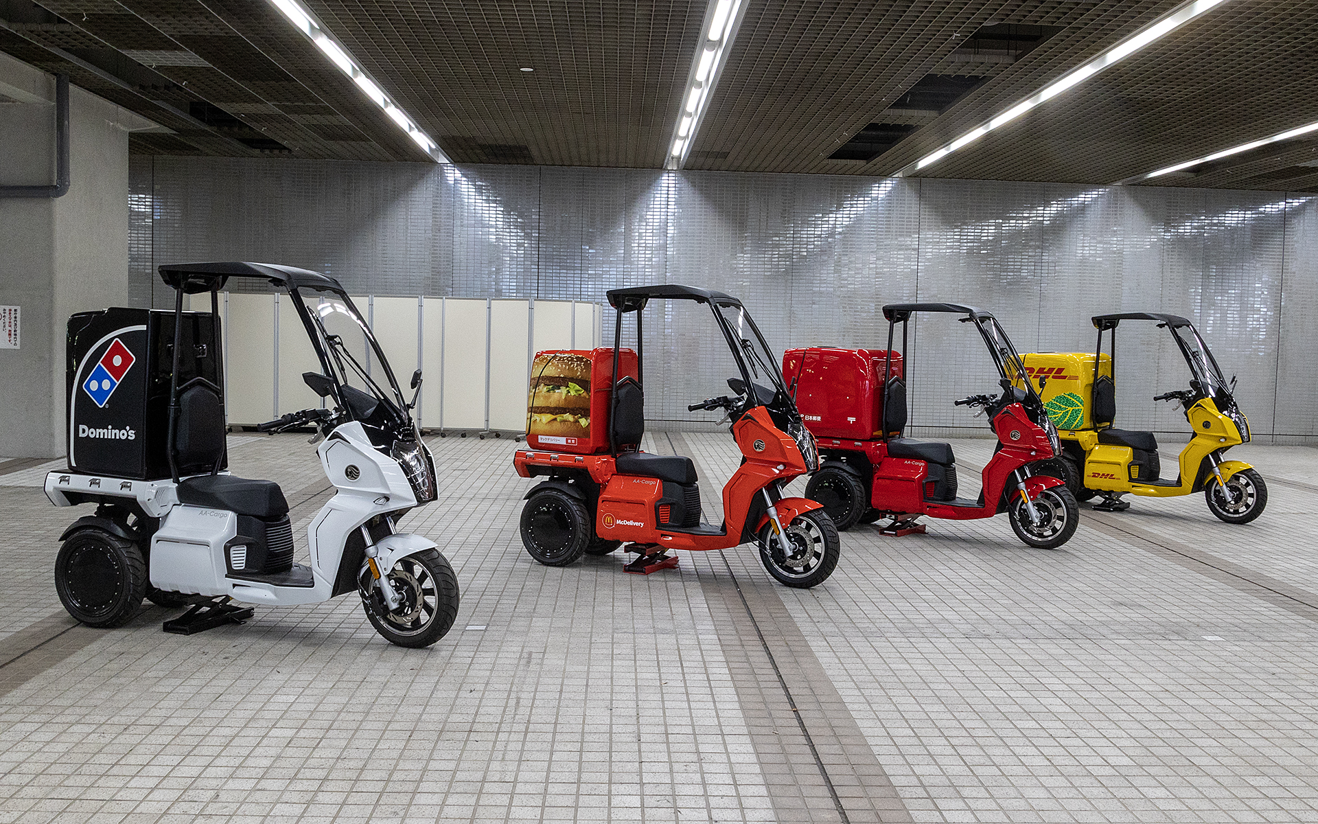 aideaのデリバリーバイクも展示