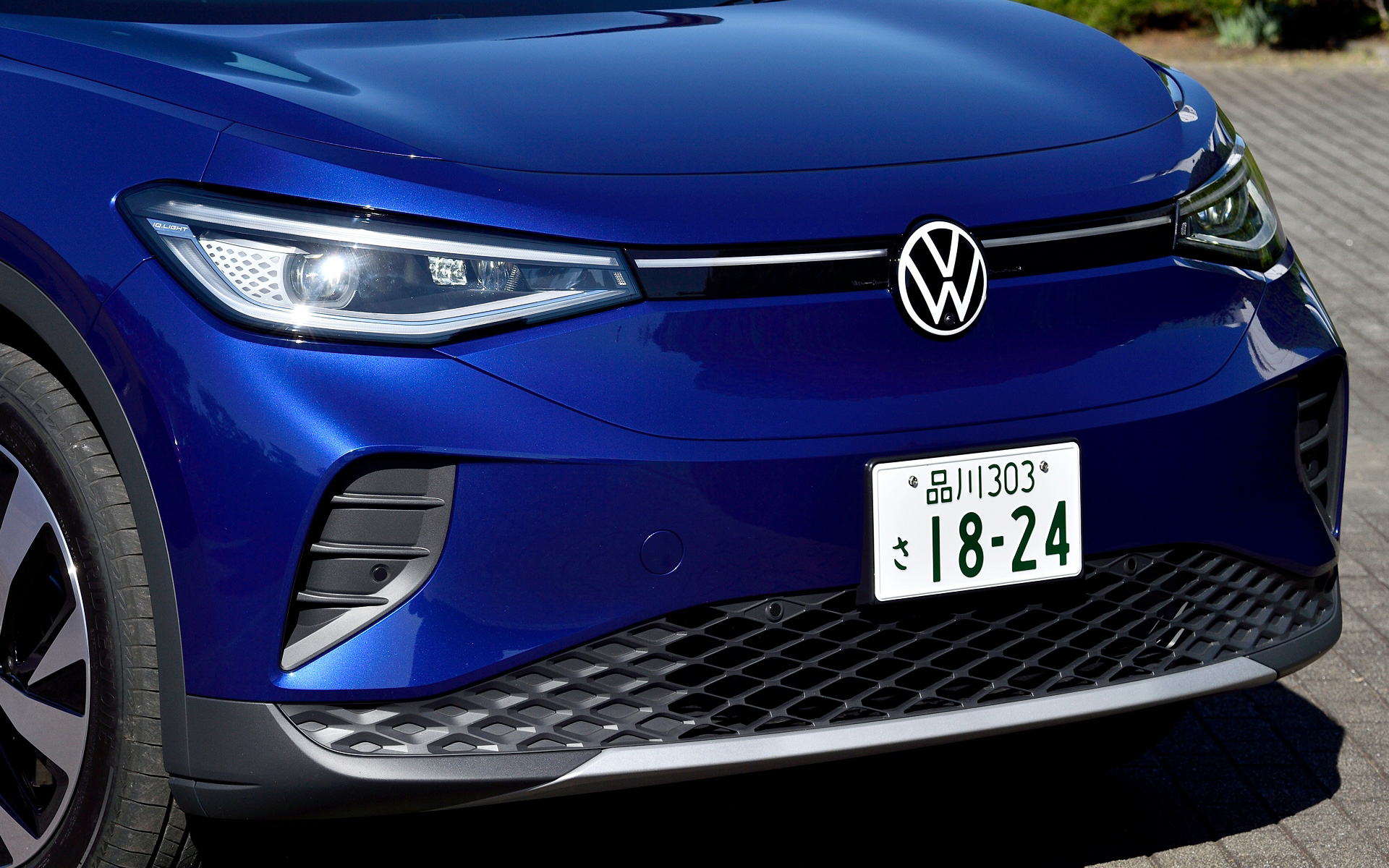 Pro Launch Editionでは専用エクステリアを採用するとともに、LEDマトリックスヘッドライト“IQ.LIGHT”やLEDテールランプ（ダイナミックターンインジケーター付）、シルバールーフレールなどを標準装備