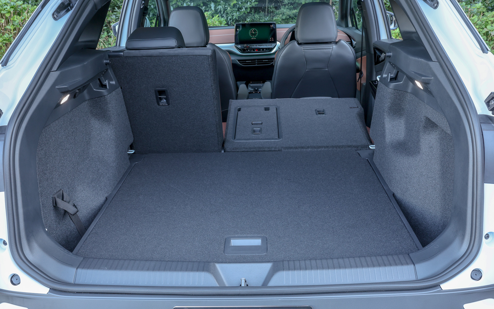 ラゲッジ容量は543Lから1575Lに拡大可能