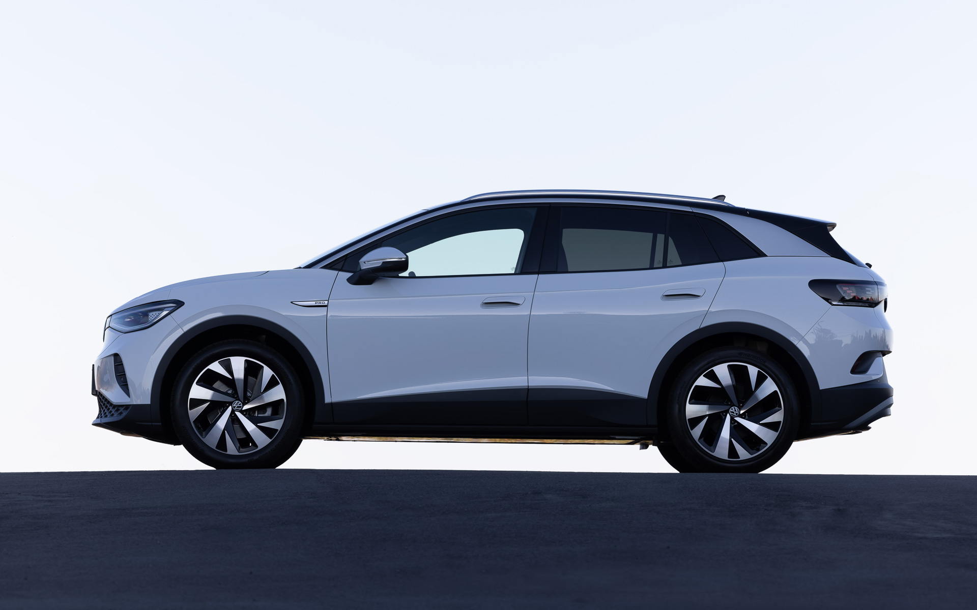 新型「ID.4」を日本導入