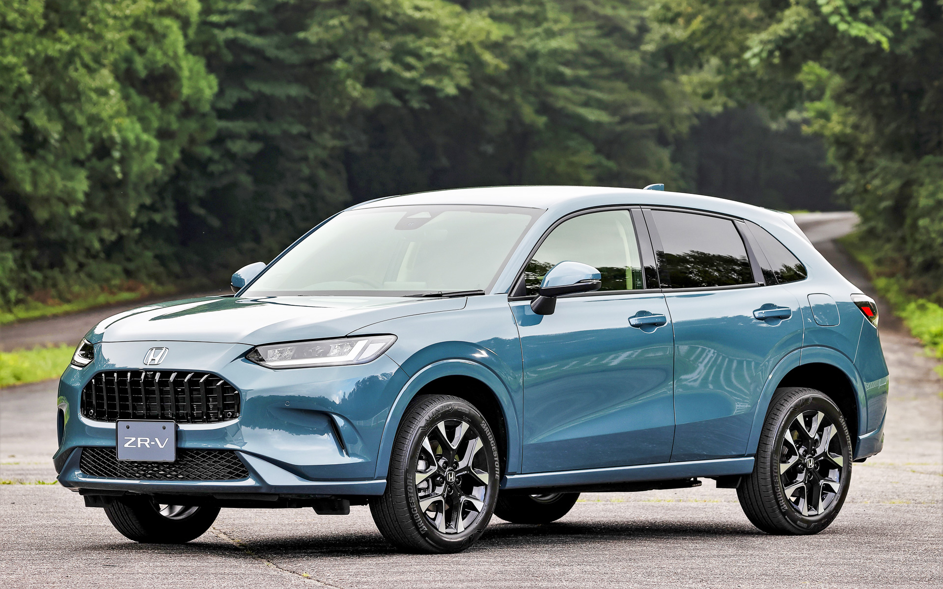 ブリヂストンはホンダの新型SUV「ZR-V」新車装着タイヤにエンライトン技術採用の「ALENZA H/L33」を納入した
