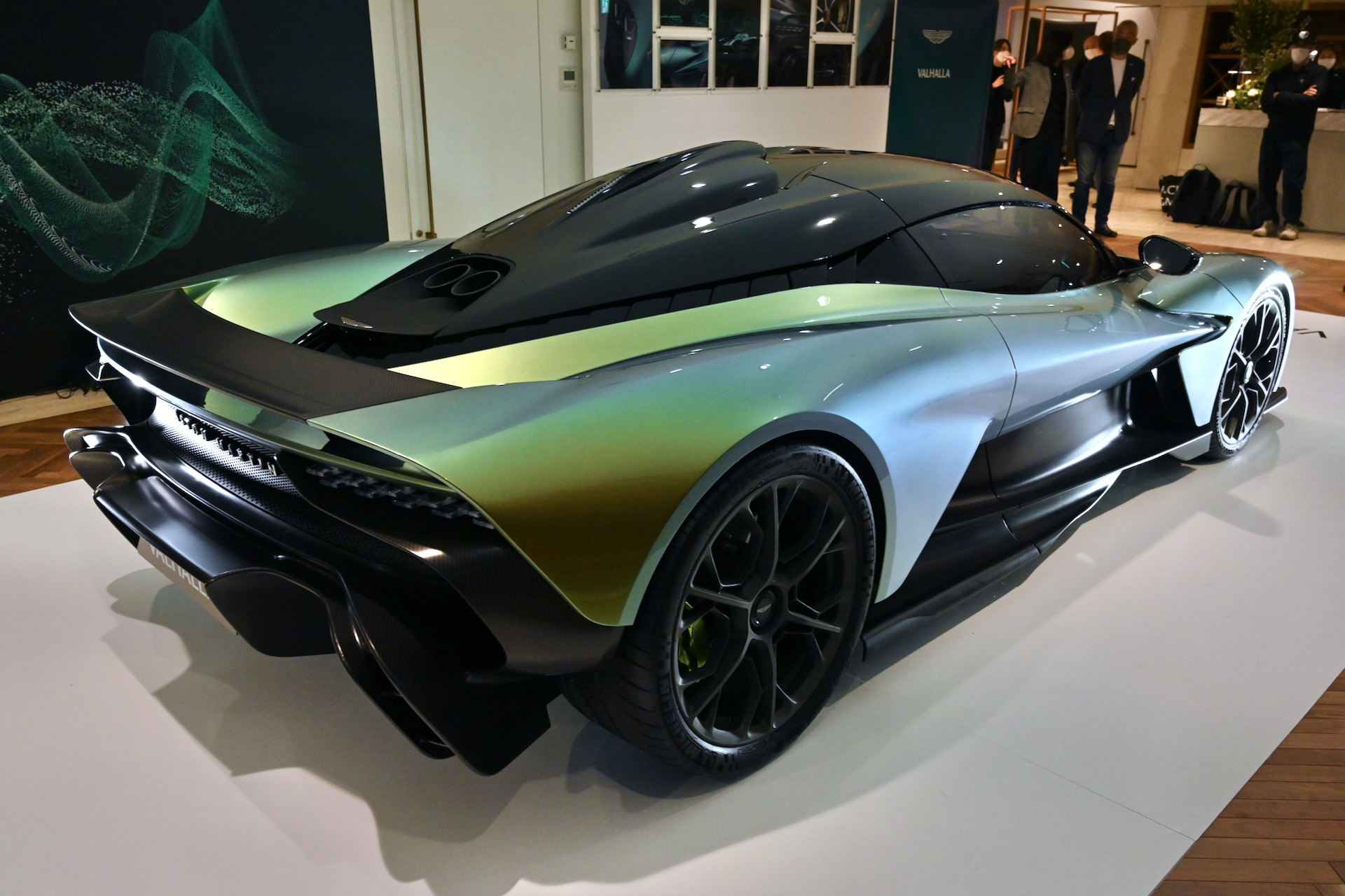 アストンマーティンの4.0リッターV8ツインターボエンジンを搭載するPHEVモデル「ヴァルハラ」