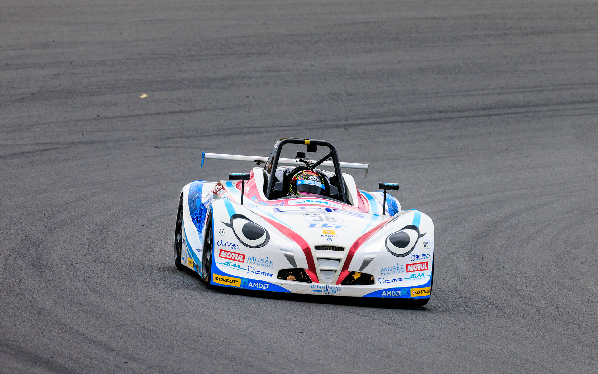 3位の#38 LHG Racing YLT VITAの猪爪杏奈選手