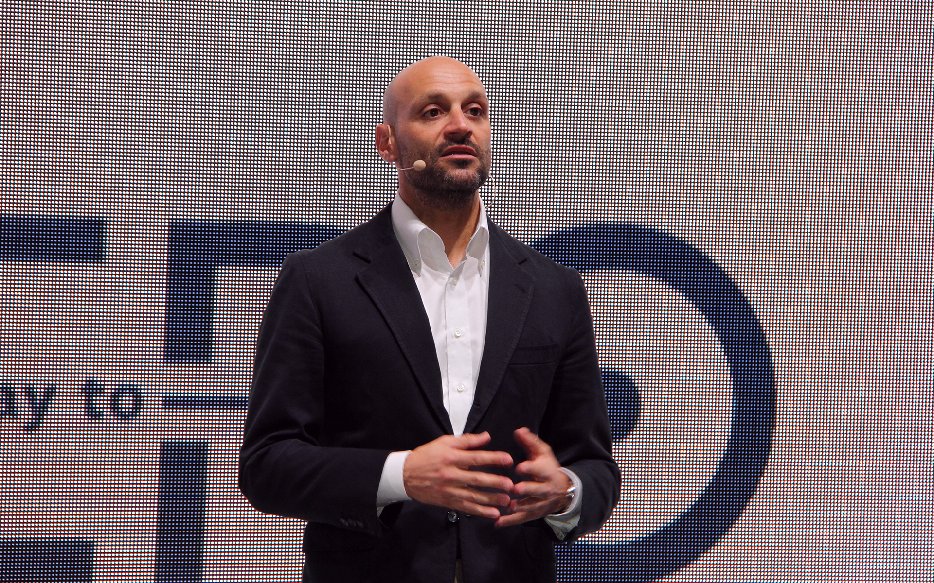 フォルクスワーゲン ジャパンのブランドディレクターであるアンドレア・カルカーニ氏