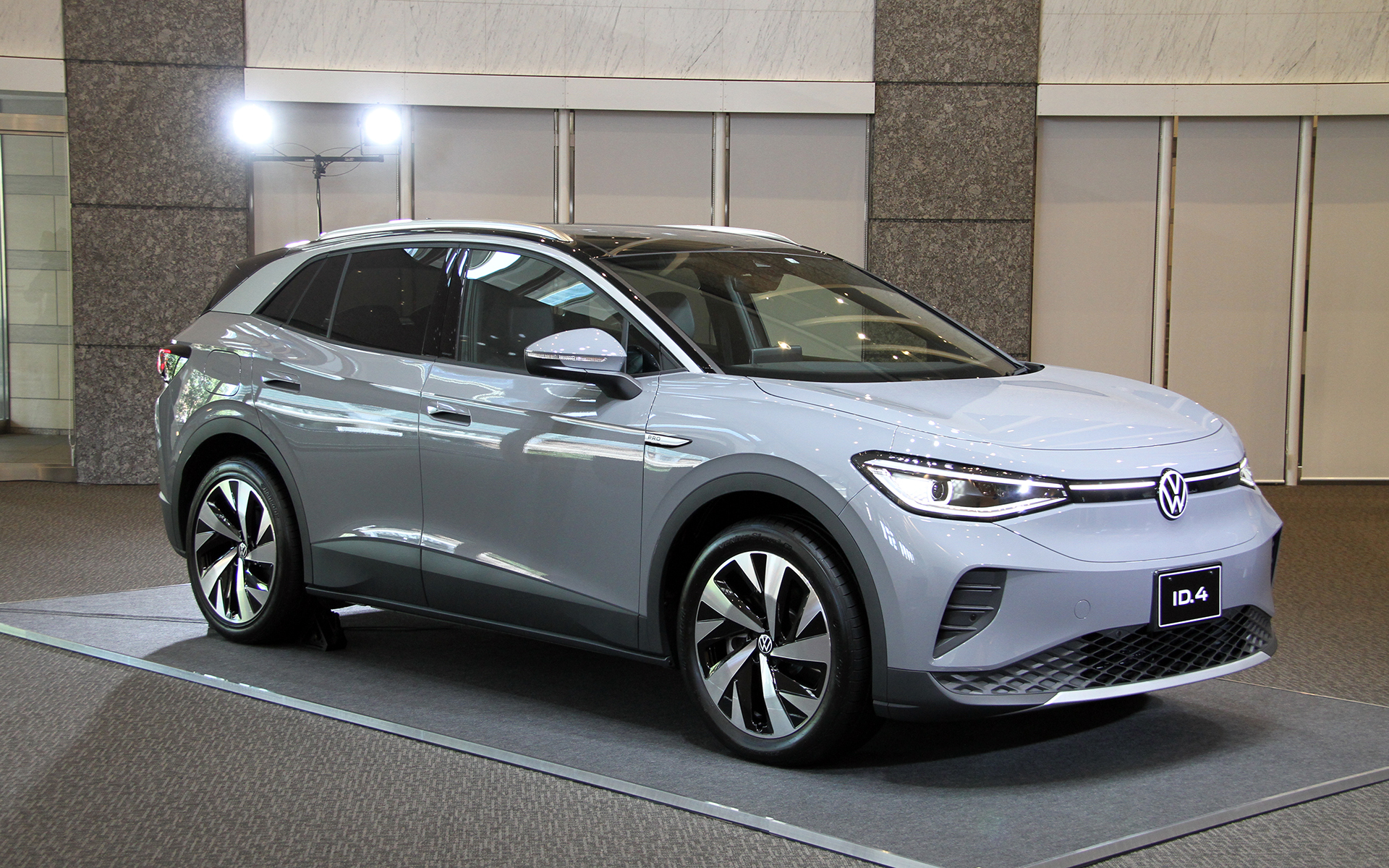 ID.4のボディサイズは4585×1850×1640mm（全長×全幅×全高）、ホイールベースは2770mm。写真は全て「ID.4 Pro Launch Edition」（636万5000円）で、ベーシックグレードの「ID.4 Lite Launch Edition」は499万円