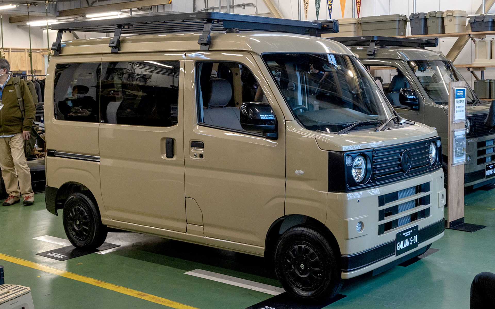 ダイハツのハイゼット カーゴをベースにしたGMLVAN S-01