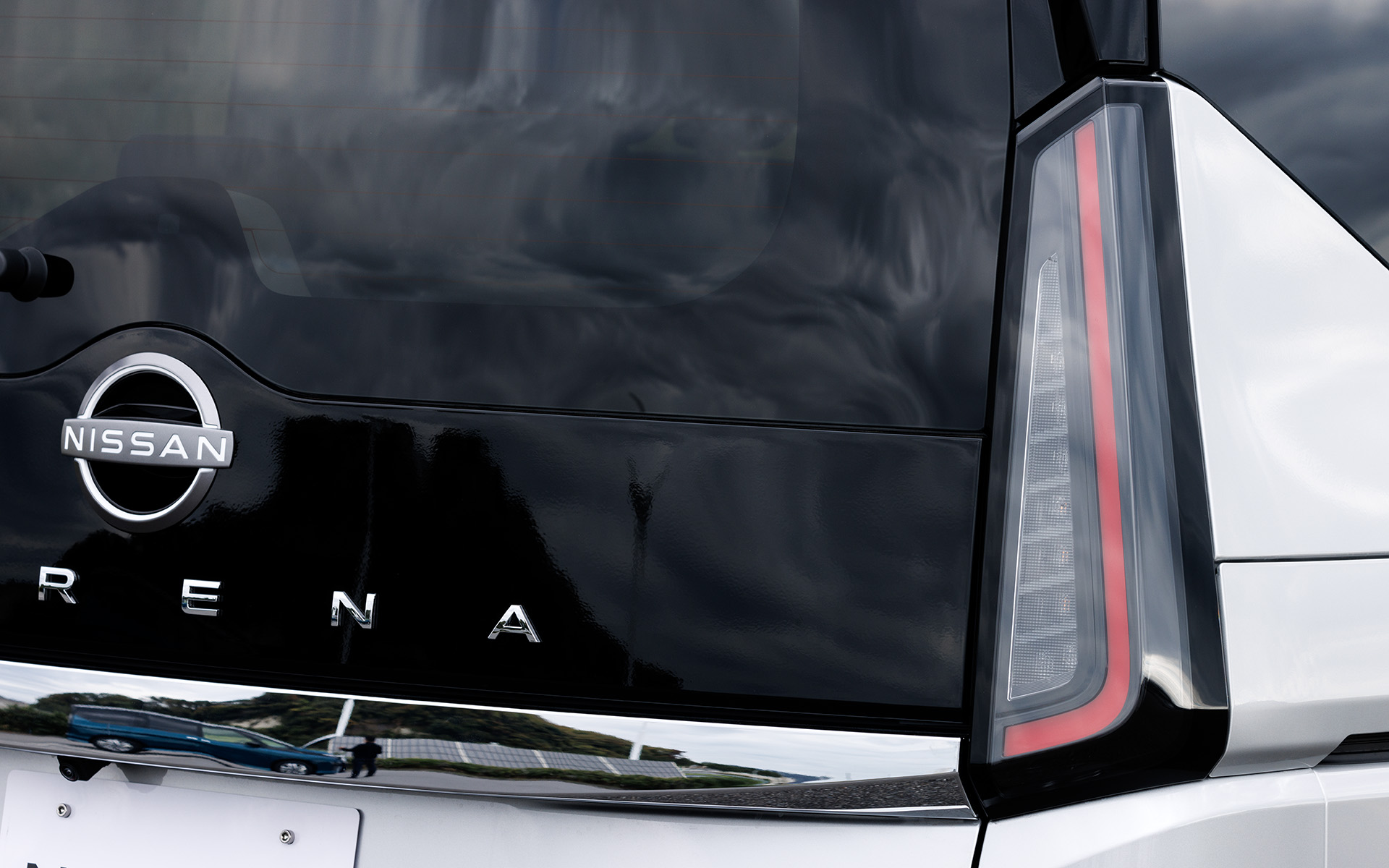 LEDタイプのリアコンビランプも全車標準