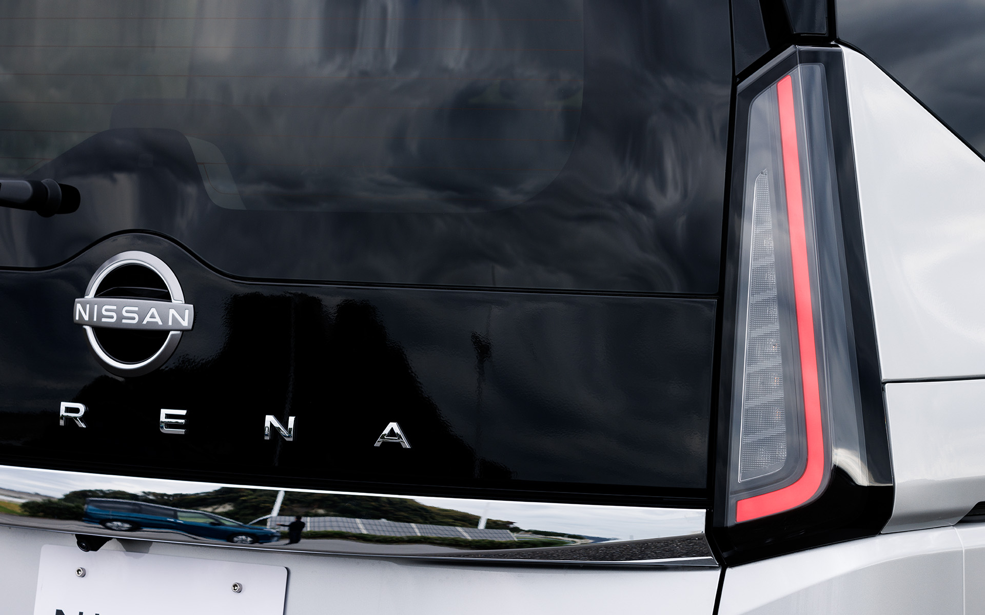 LEDタイプのリアコンビランプも全車標準