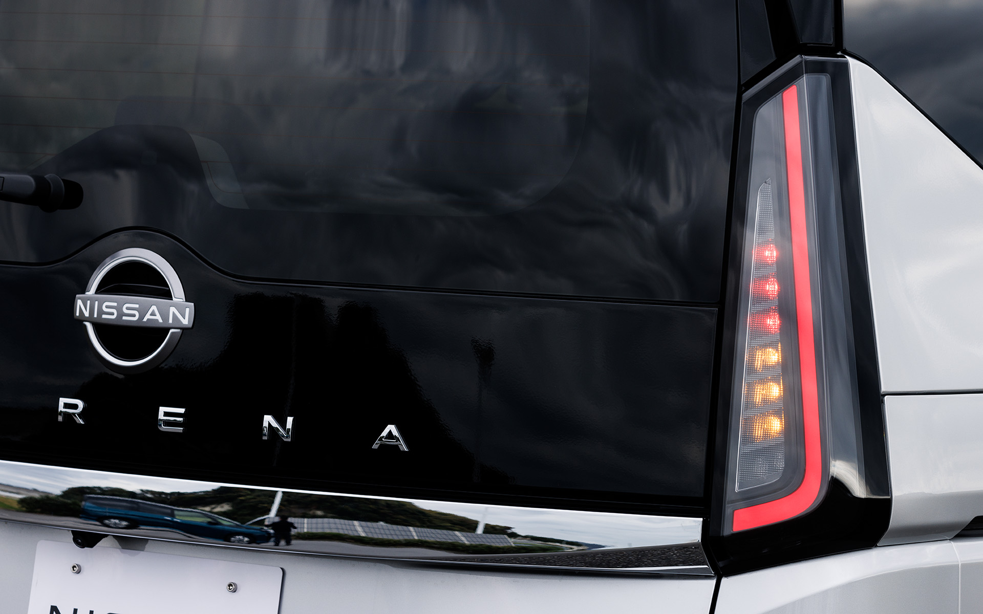 LEDタイプのリアコンビランプも全車標準