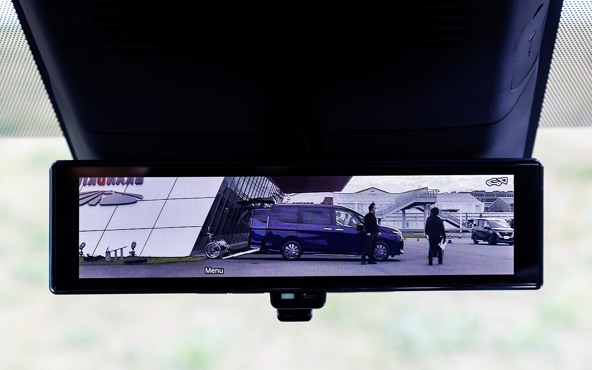 インテリジェントルームミラーはe-POWER LUXIONに標準