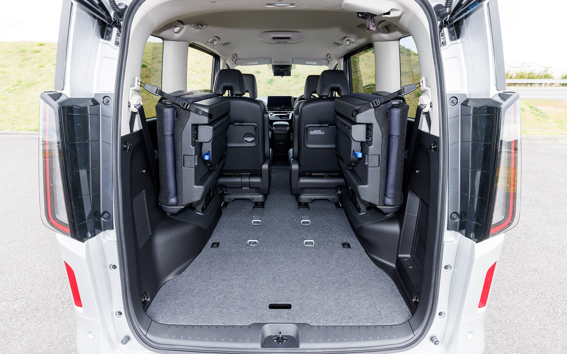 3列目を収納すればより広いスペースが誕生