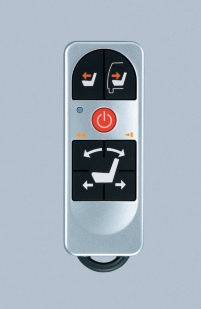 スライドアップシート車は多機能リモコンを標準装備