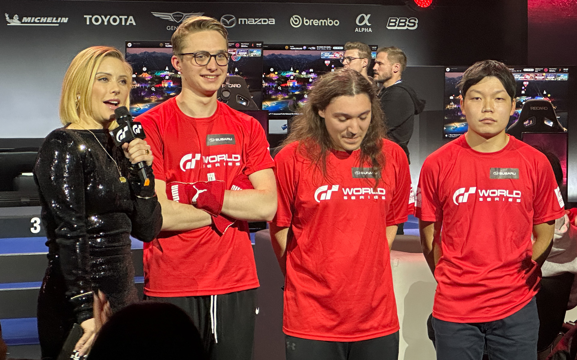 MCに続いて左からキリアン・ドルモン選手、ダニエル・ソリス選手、宮園拓真選手