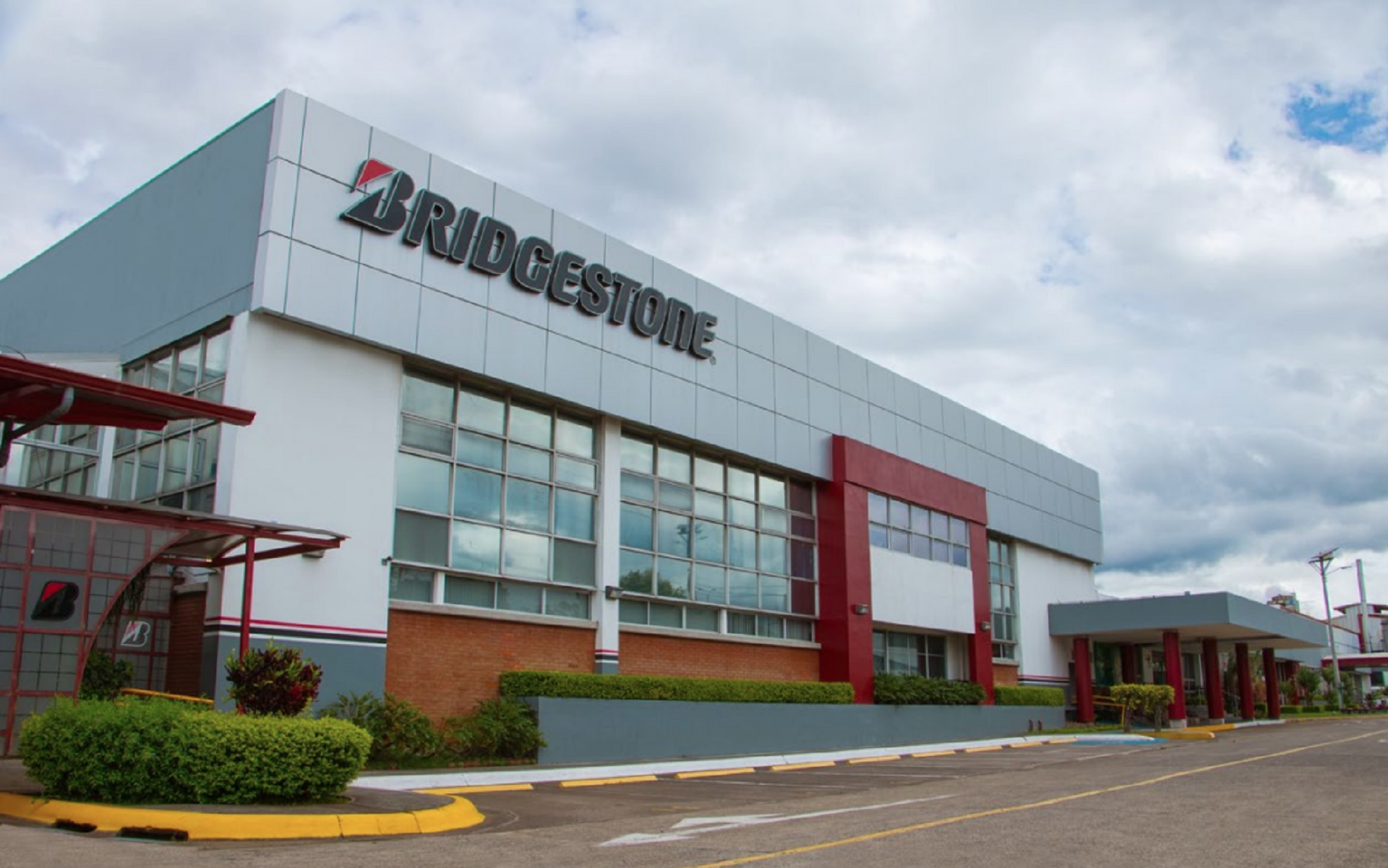 ブリヂストンがコスタリカで乗用車用プレミアムタイヤのの生産能力を増強を発表した。写真はコスタリカにあるサンホセ工場