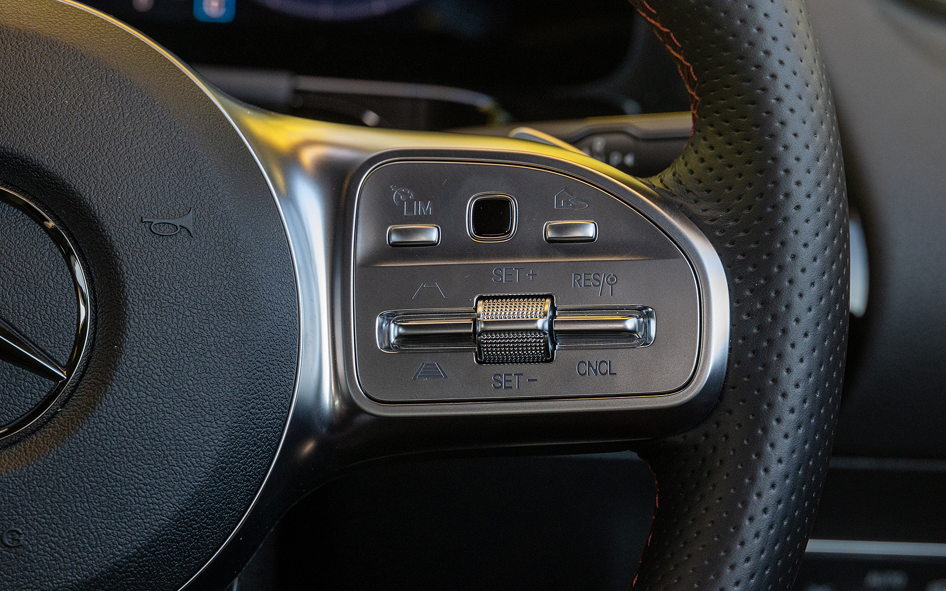 ステアリングまわり