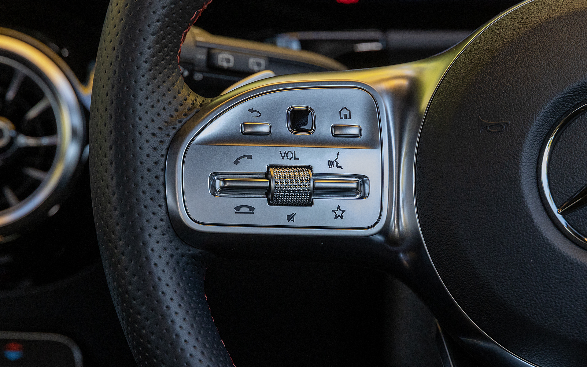 ステアリングまわり